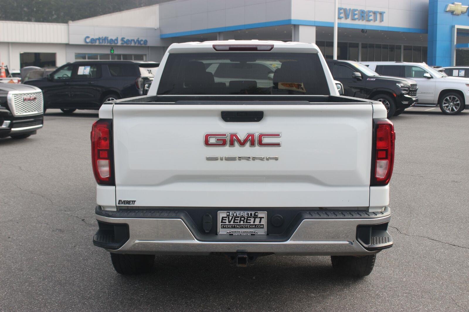 Used 2020 SUMMIT WHITE GMC 4WD Double Cab 147" image 6