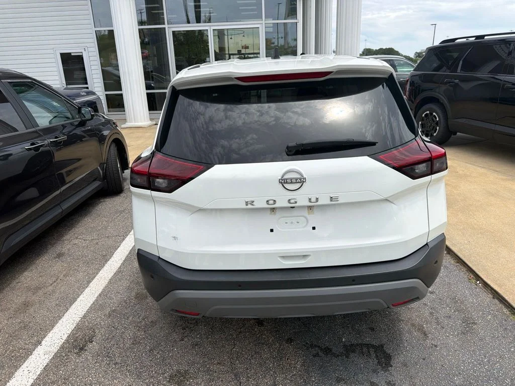 Used 2023 White Nissan S image 4