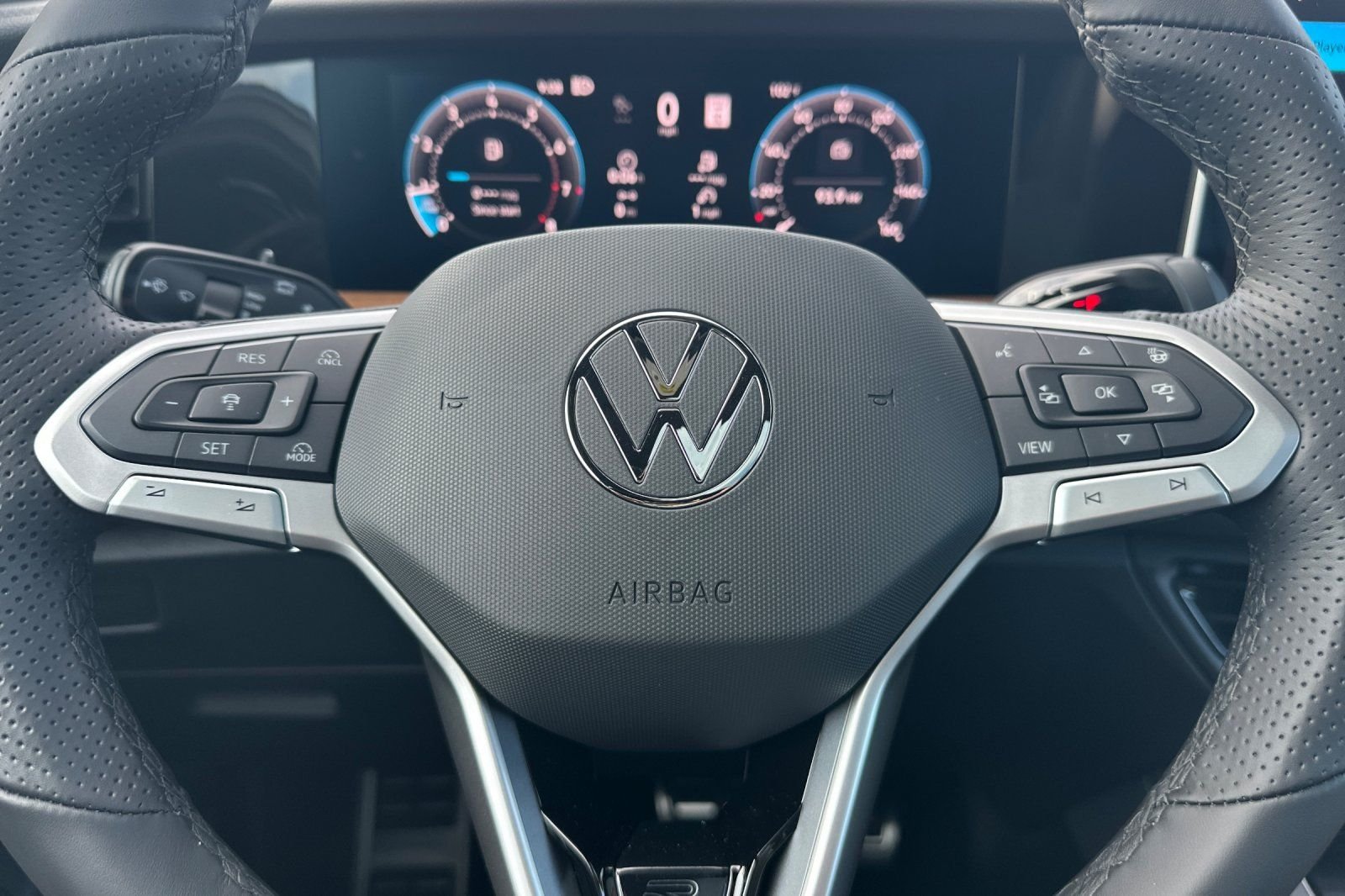 New 2026  Volkswagen SEL R-Line Turbo image 24