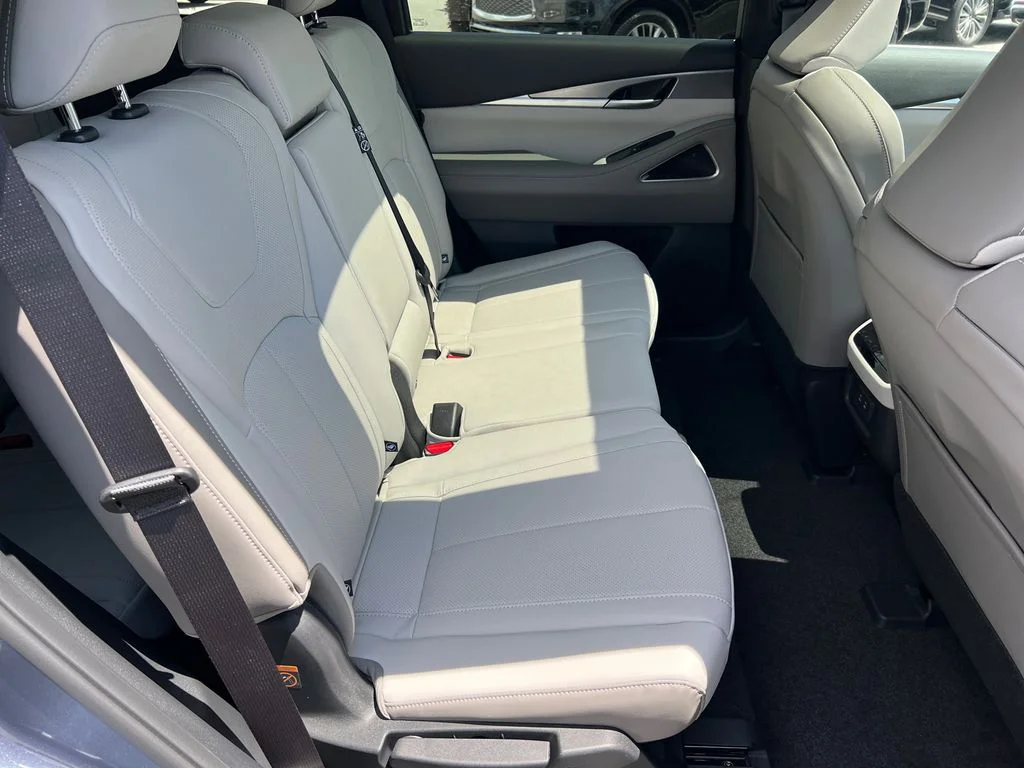 New 2027 MOONBOW BLUE INFINITI Luxe FWD image 19