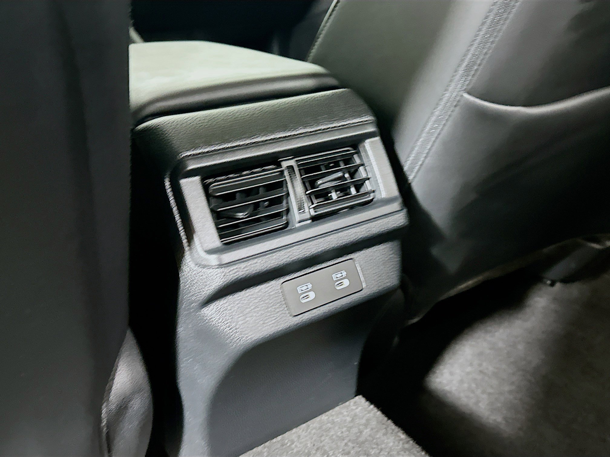 Used 2024 Solar Silver Metallic Honda EX-L image 27