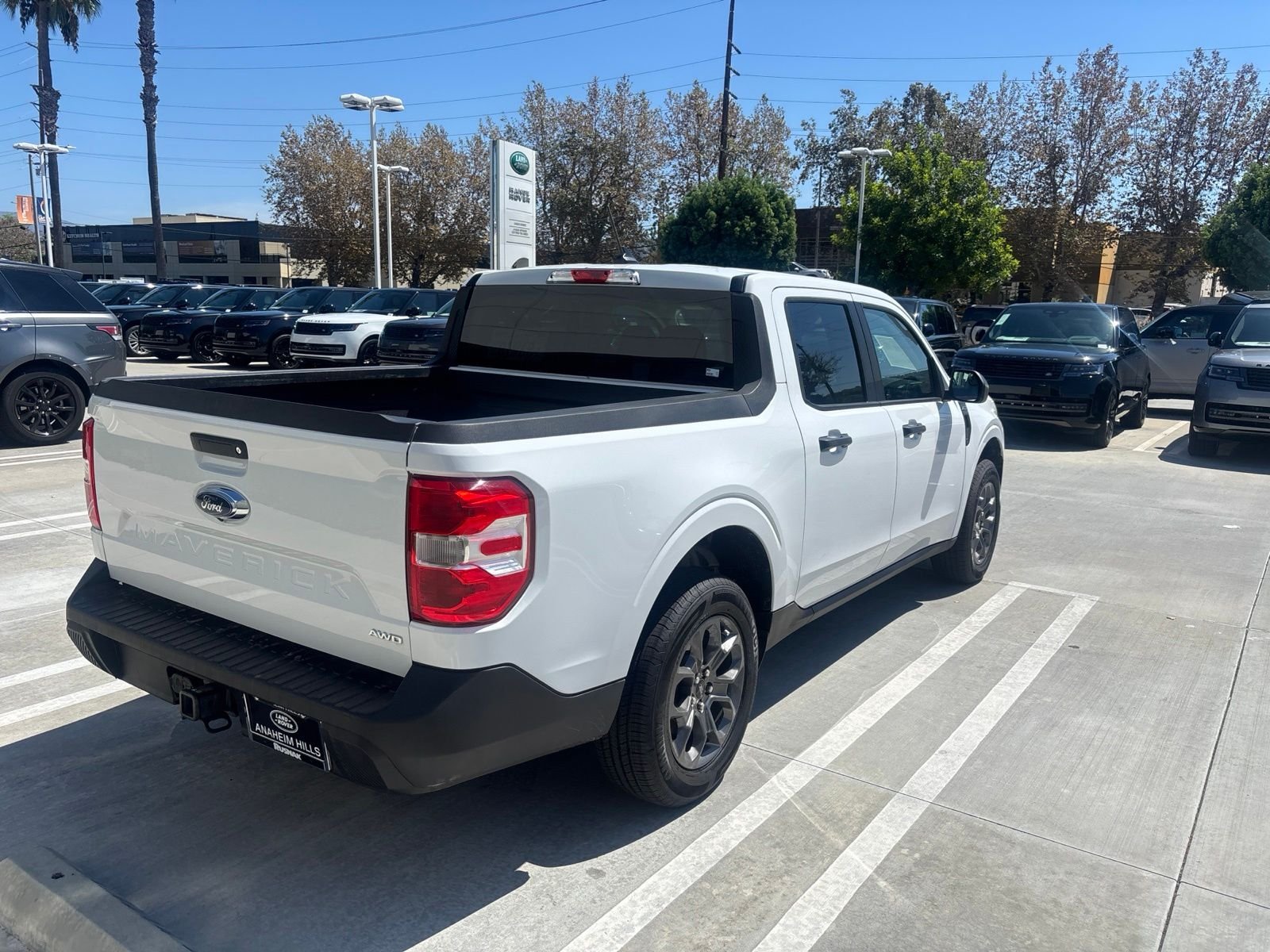 Used 2024 Oxford White Ford XLT image 3