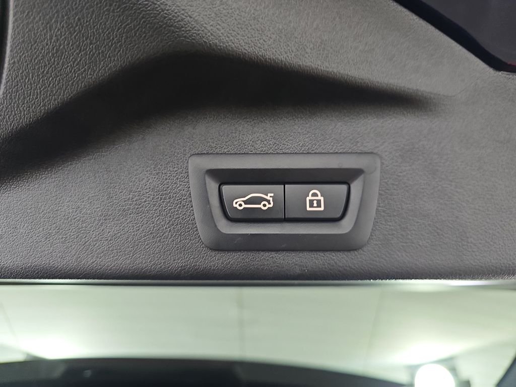 Used 2022 Tanzanite Blue II Metallic BMW M50i image 16