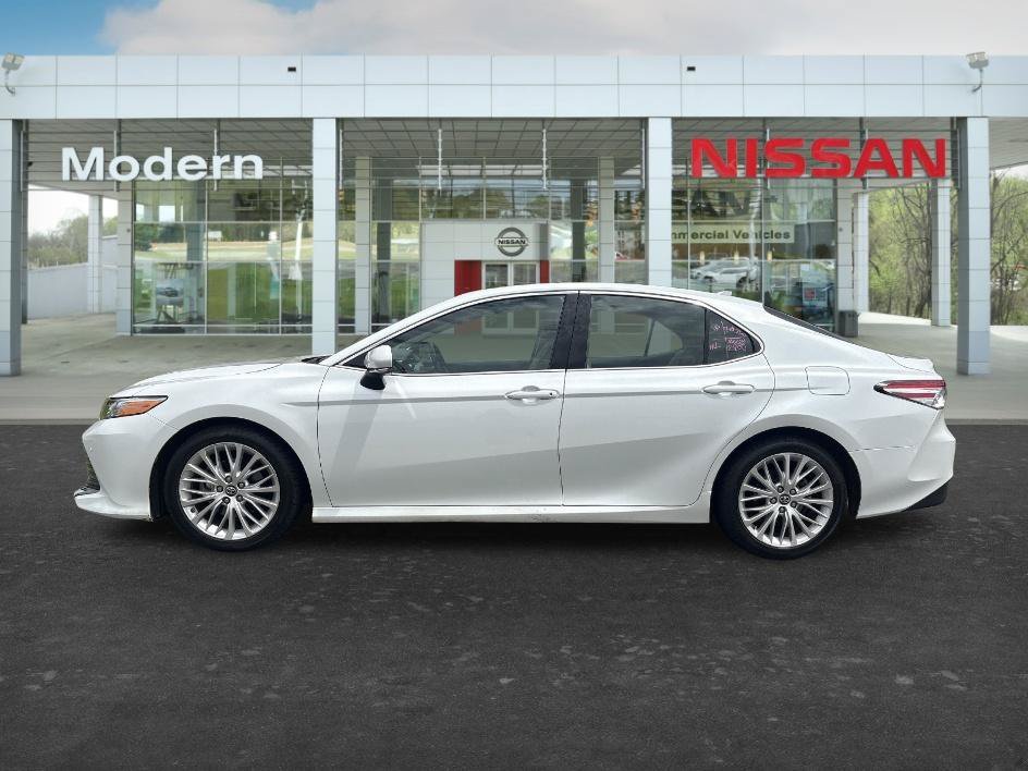 Used 2018 Wind Chill Pearl Toyota XLE image 2