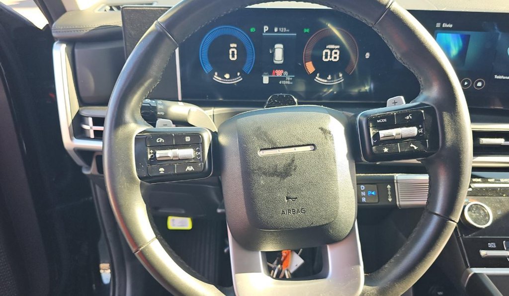 Used 2025 Black Hyundai SEL image 6