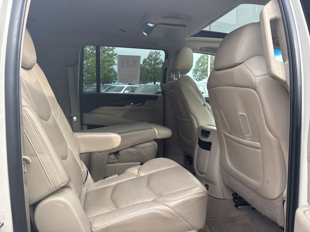 Used 2015 White Cadillac Luxury image 23