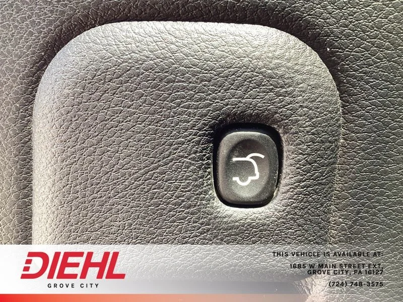 Used 2021 Gray Jeep Laredo X image 15