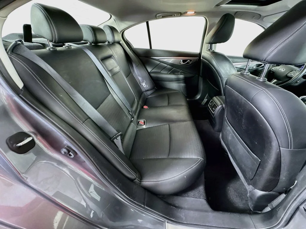 Used 2015 Gray INFINITI Sport image 35