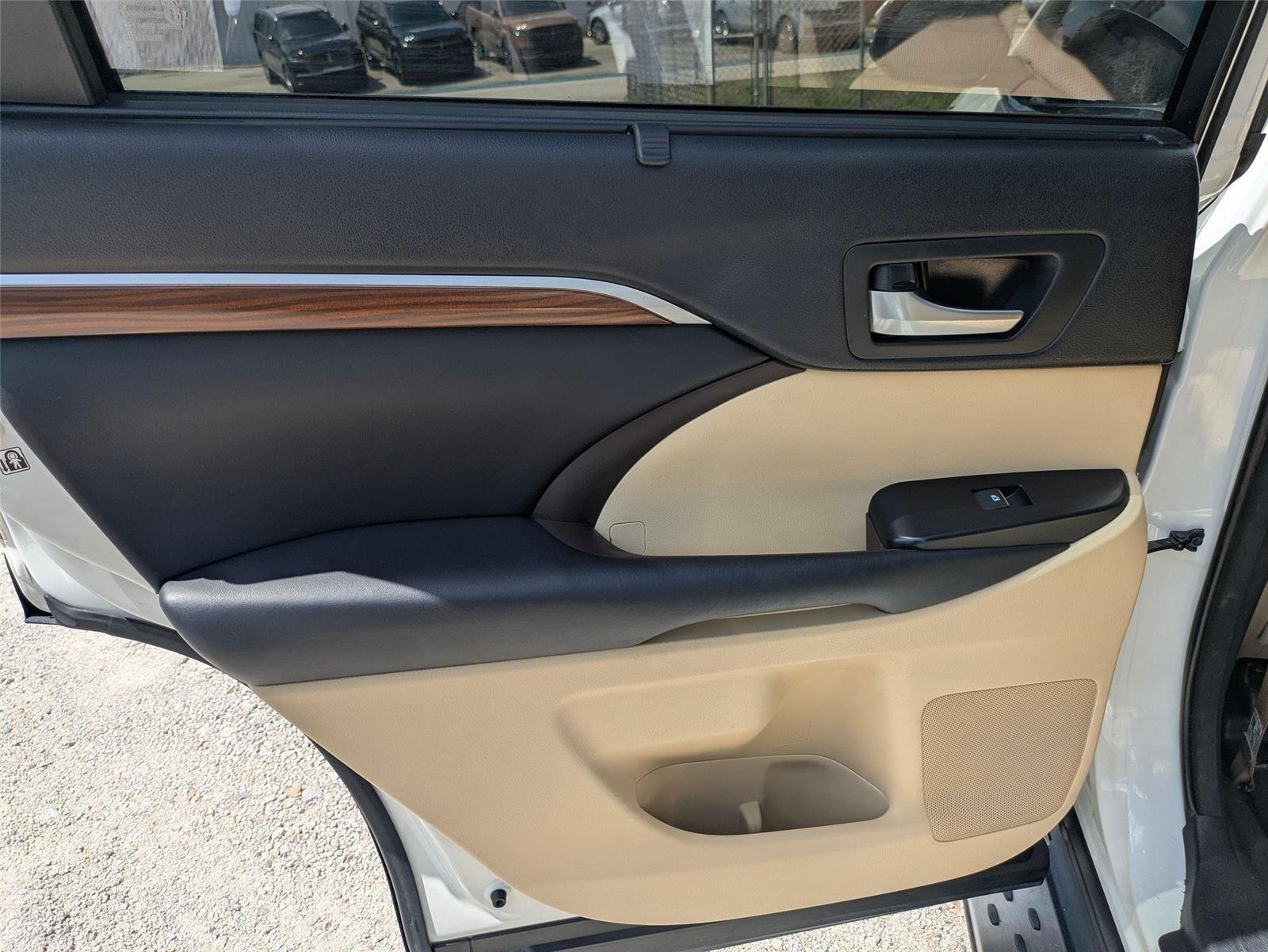 Used 2018 Blizzard Pearl Toyota Limited image 24