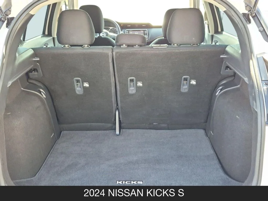 Used 2024 White Nissan S image 23