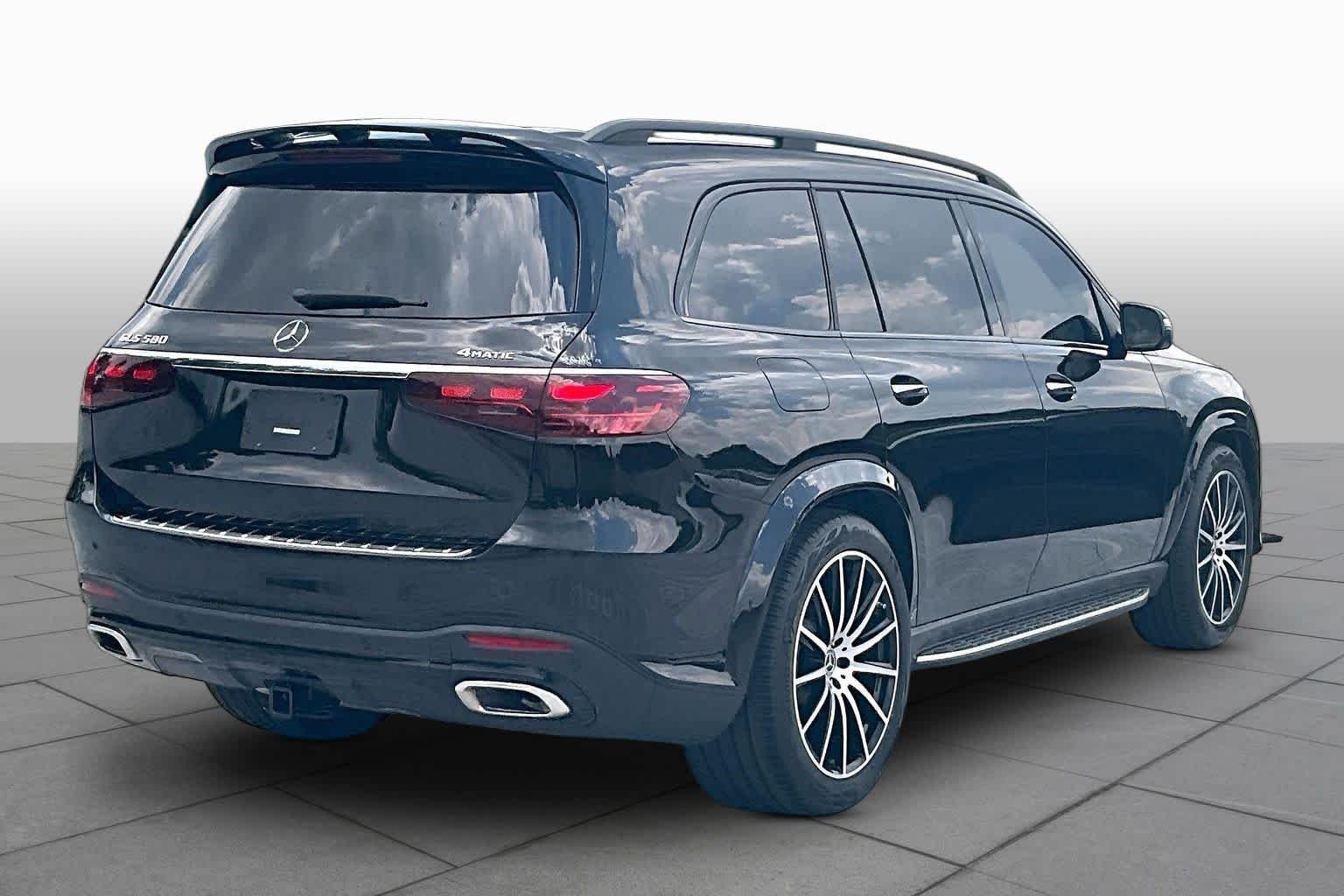Used 2026 Obsidian Black Metallic Mercedes-Benz GLS 580 image 13