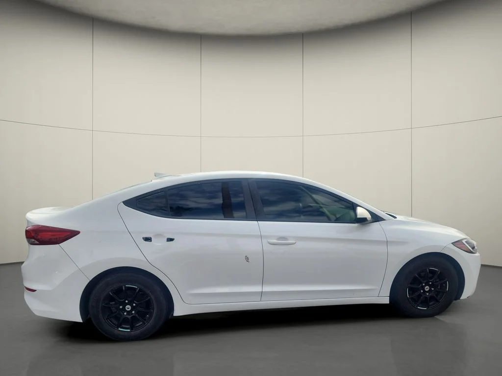 Used 2017 White Hyundai SE image 8