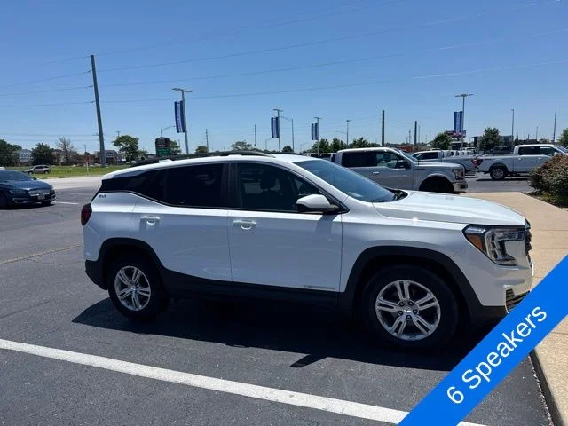 Used 2022 White GMC SLE image 4