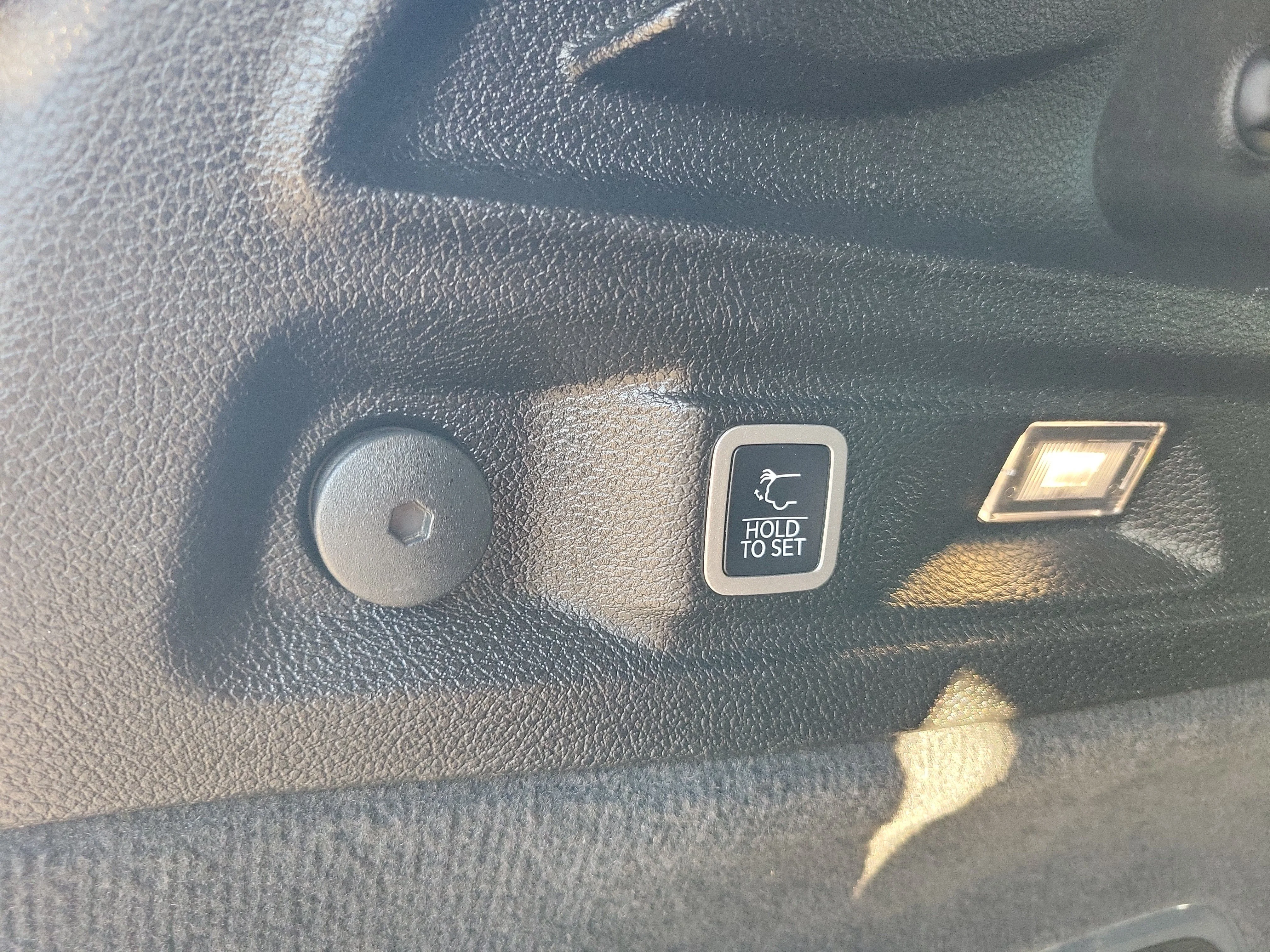 Certified Used 2022 Silver Jeep Overland image 30