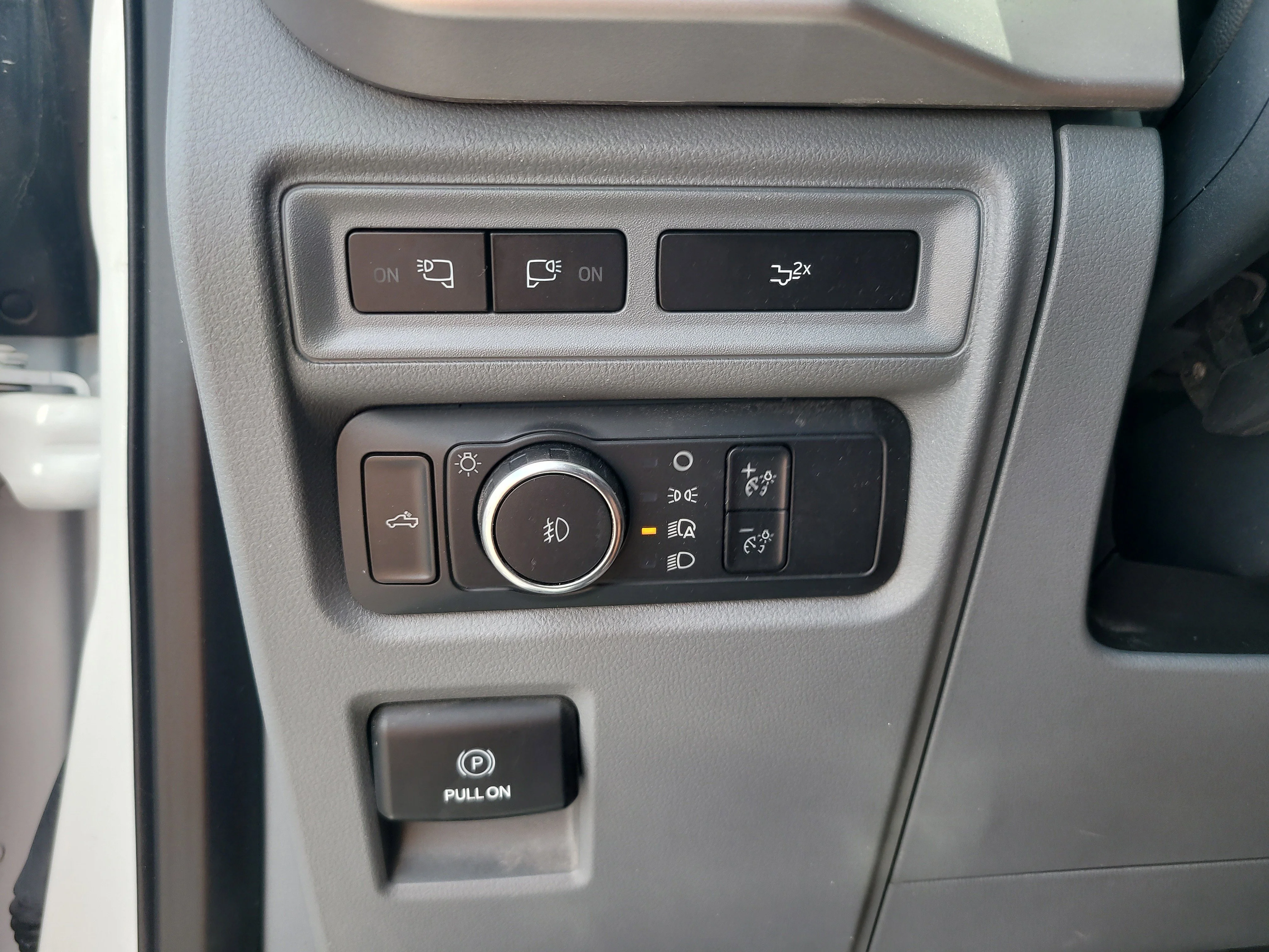 Used 2022 Oxford White Ford XLT image 31