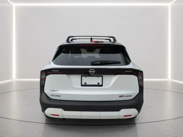 New 2026 Aspen White TriCoat / Super Black Two-tone Nissan SR image 5