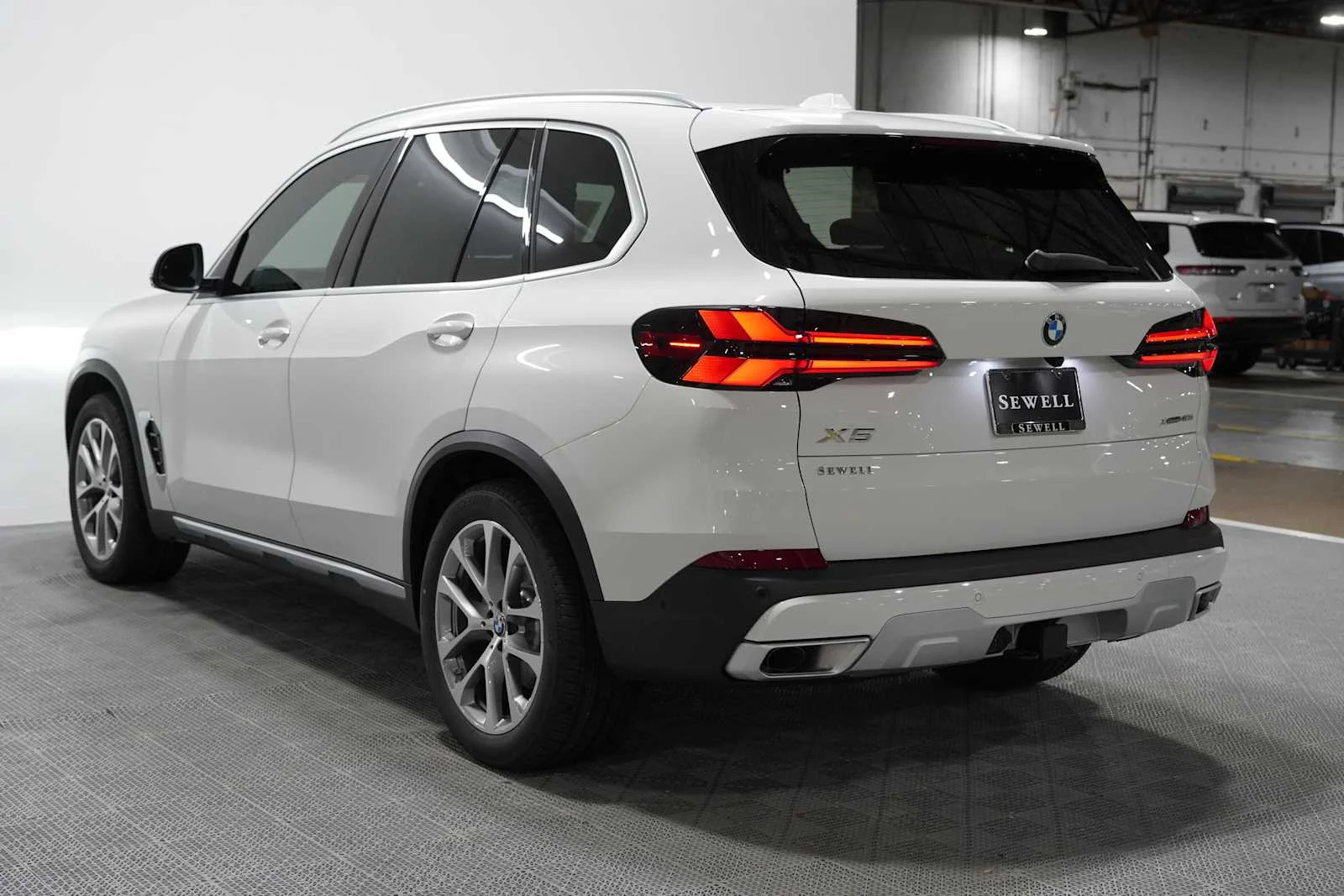 New 2026 Alpine White BMW xDrive40i image 2