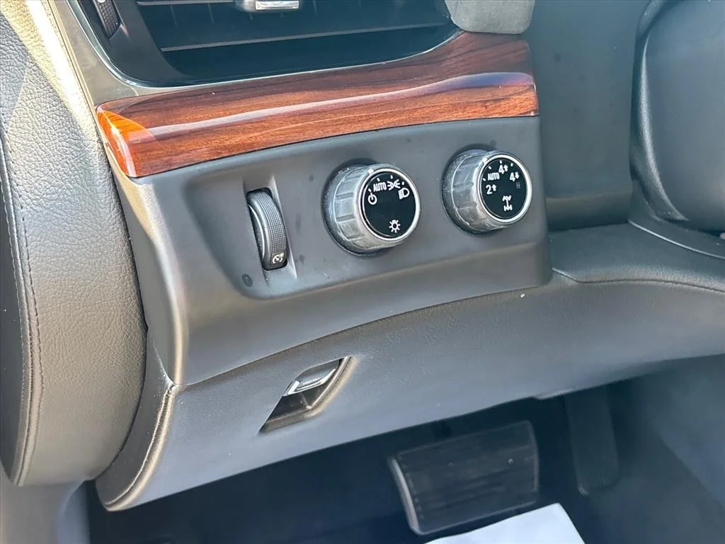 Used 2015 Gray Cadillac Premium image 26