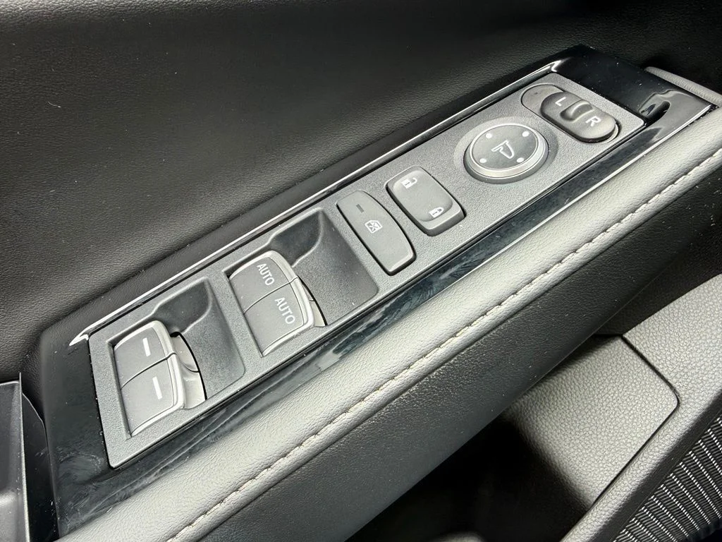 2025 Honda Accord Hybrid Touring - Photo 25