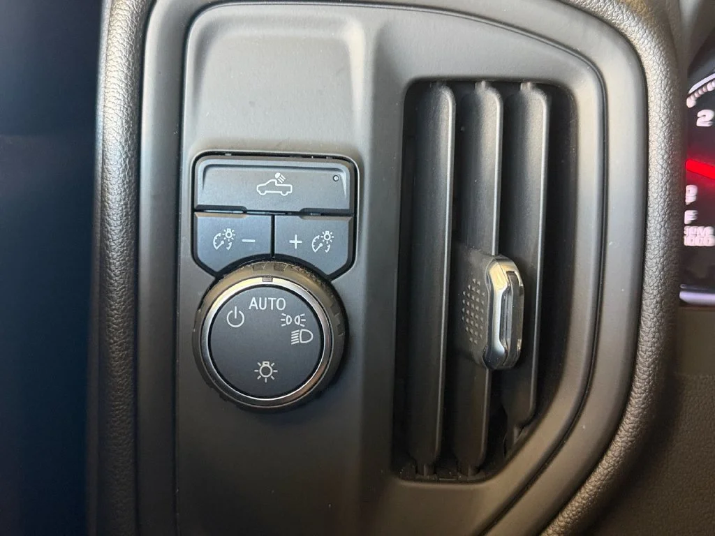 Used 2022 DARK ASH METALLIC Chevrolet Custom image 23