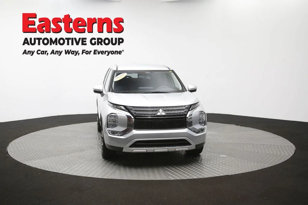 Used 2024 Silver Mitsubishi SE image 52