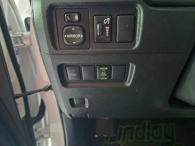 2018 Toyota 4Runner SR5 - Photo 17