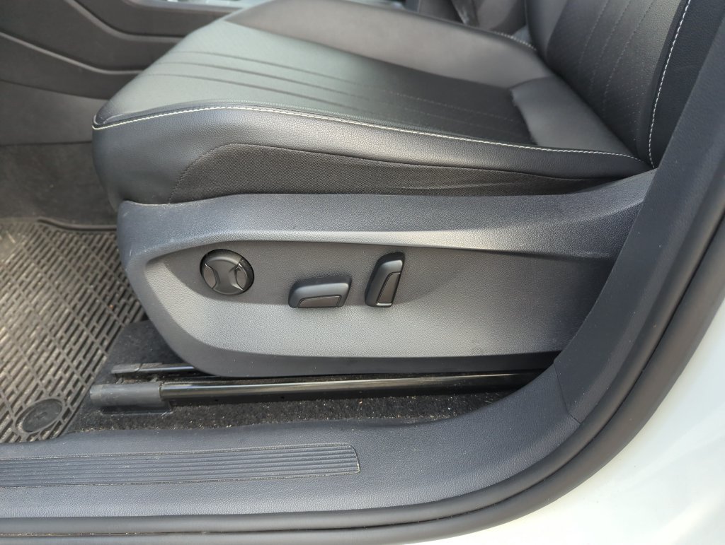 Certified Used 2023 White Volkswagen 2.0T SE image 13