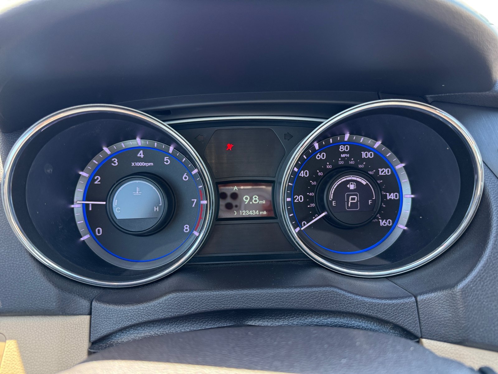 Used 2013 Shimmering White Mica Hyundai GLS image 11
