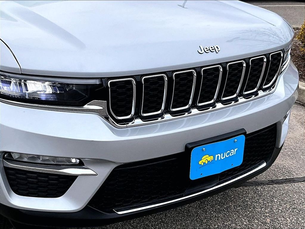 Used 2024 Silver Jeep 4xe image 30
