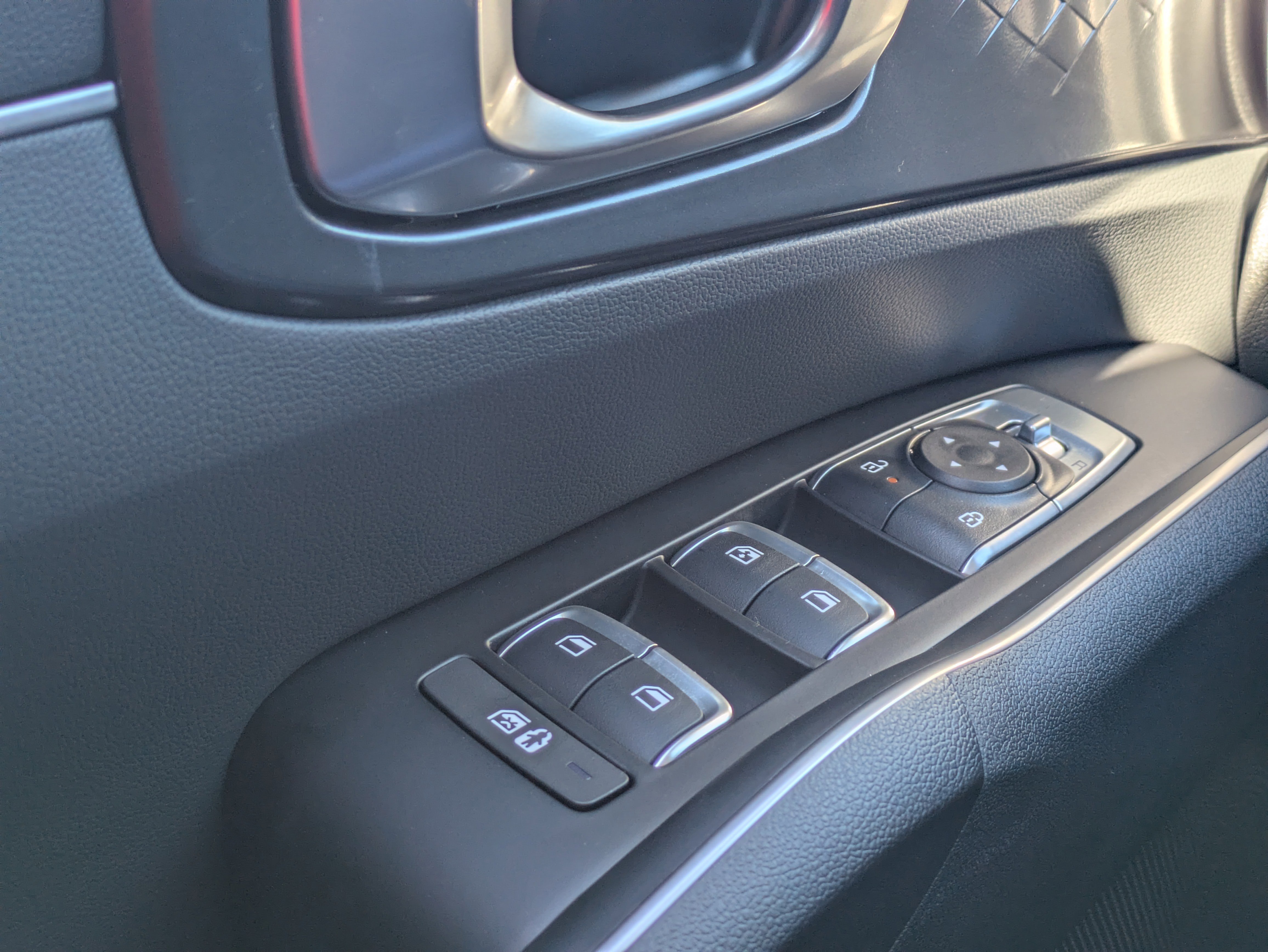 New 2026 Ivory Silver Kia S image 28