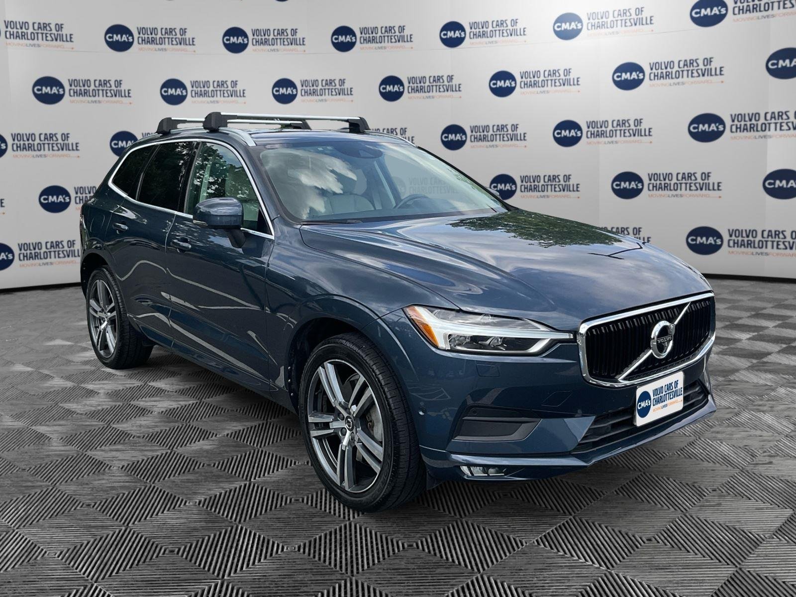 Used 2018 Denim Blue Metallic Volvo Momentum image 7