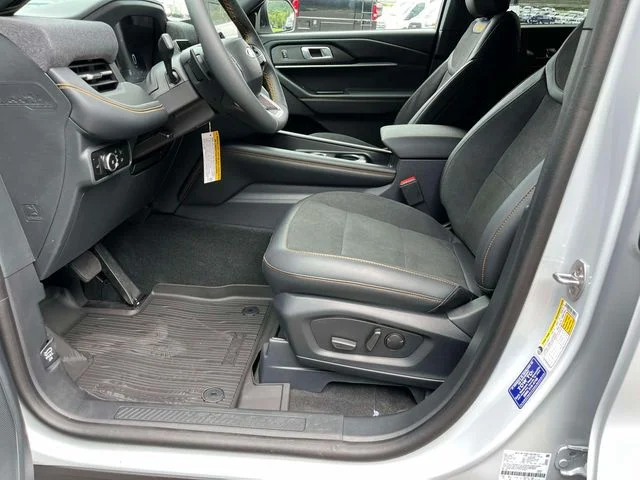 New 2026 Space White Metallic Ford Tremor® image 24