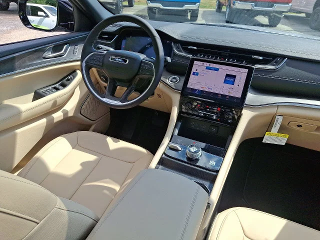 2025 Jeep Grand Cherokee Limited - Photo 9