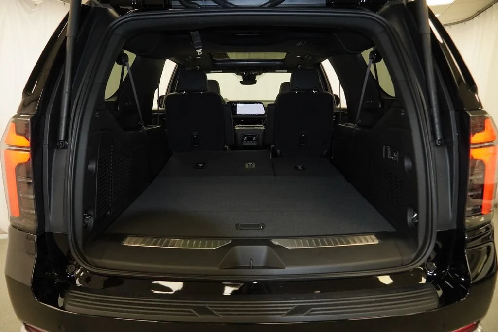 New 2026 Black Chevrolet High Country image 31