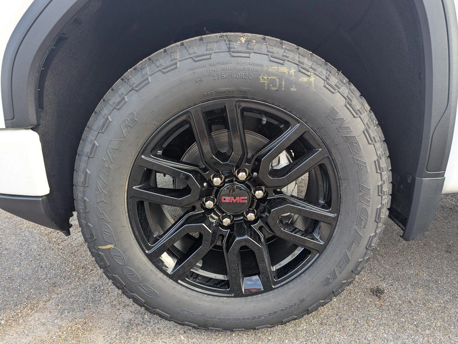 New 2026 Summit White GMC Elevation image 17