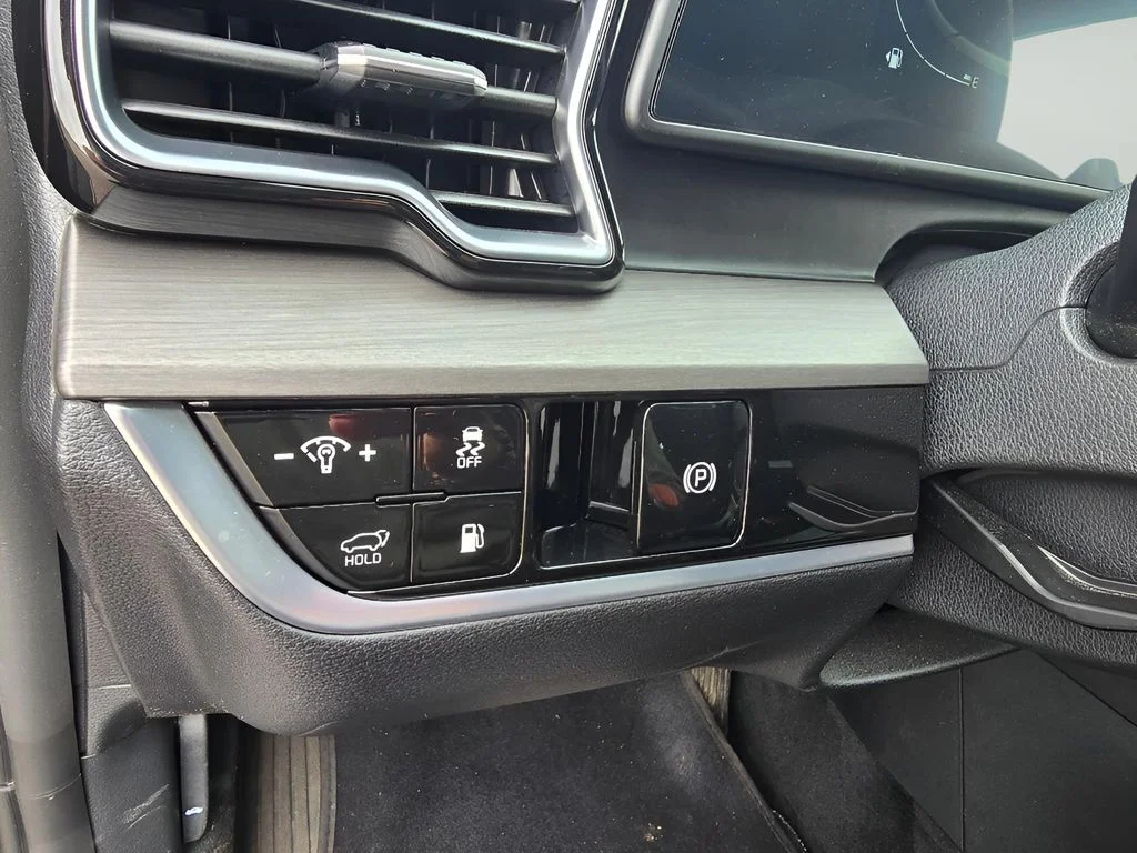 Used 2023 Fusion Black Kia X-Line image 12