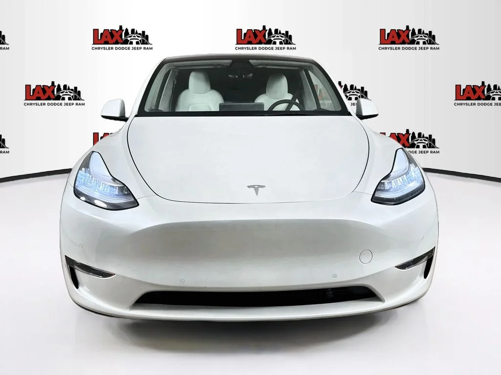 Used 2022 White Tesla Long Range image 2