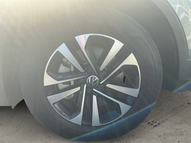 Used 2024 Gray Volkswagen 2.0T S image 9