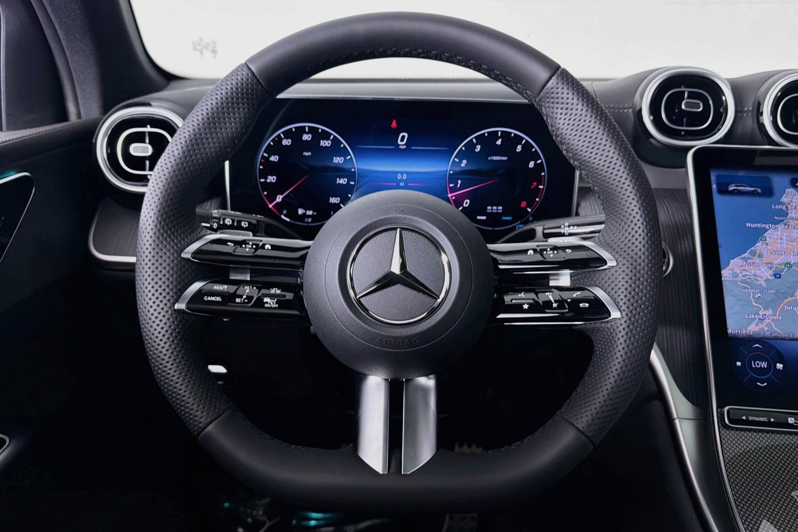 New 2027 Verde Silver Metallic Mercedes-Benz GLC 300 SUV image 17