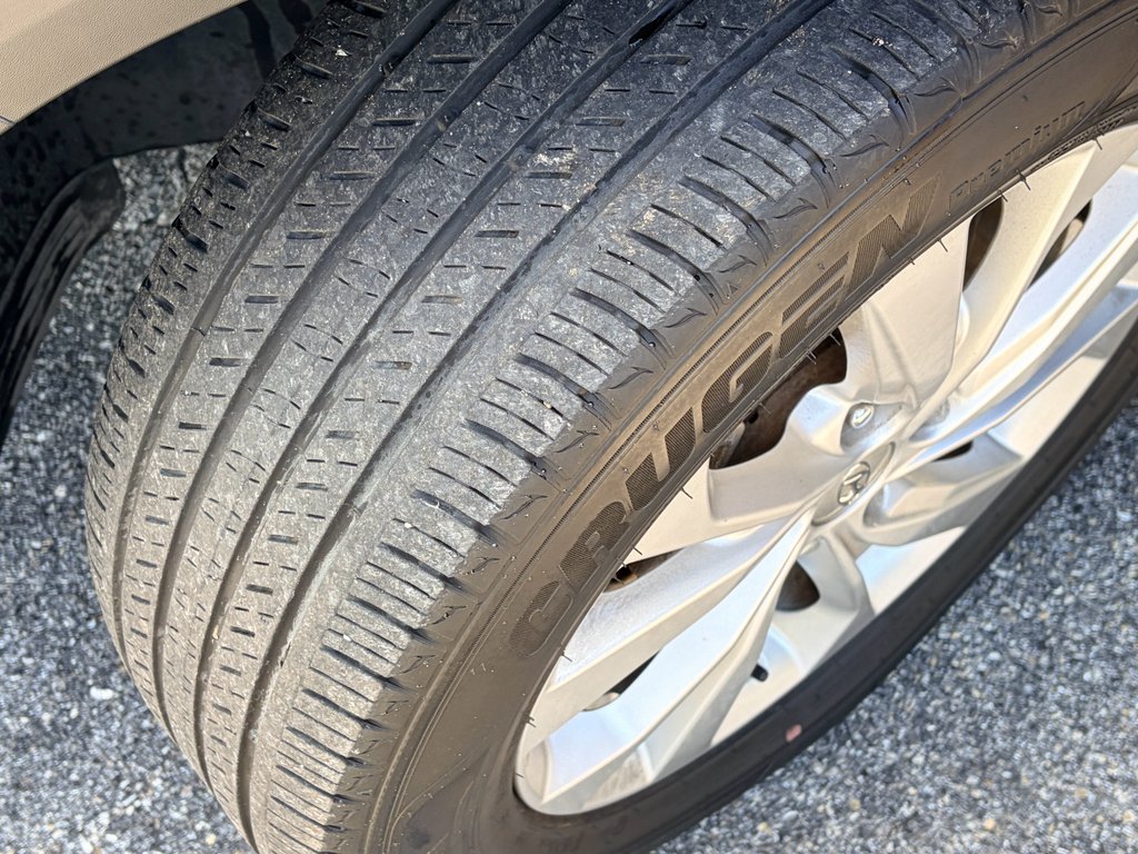Used 2019 Gemstone Red Hyundai SE image 29