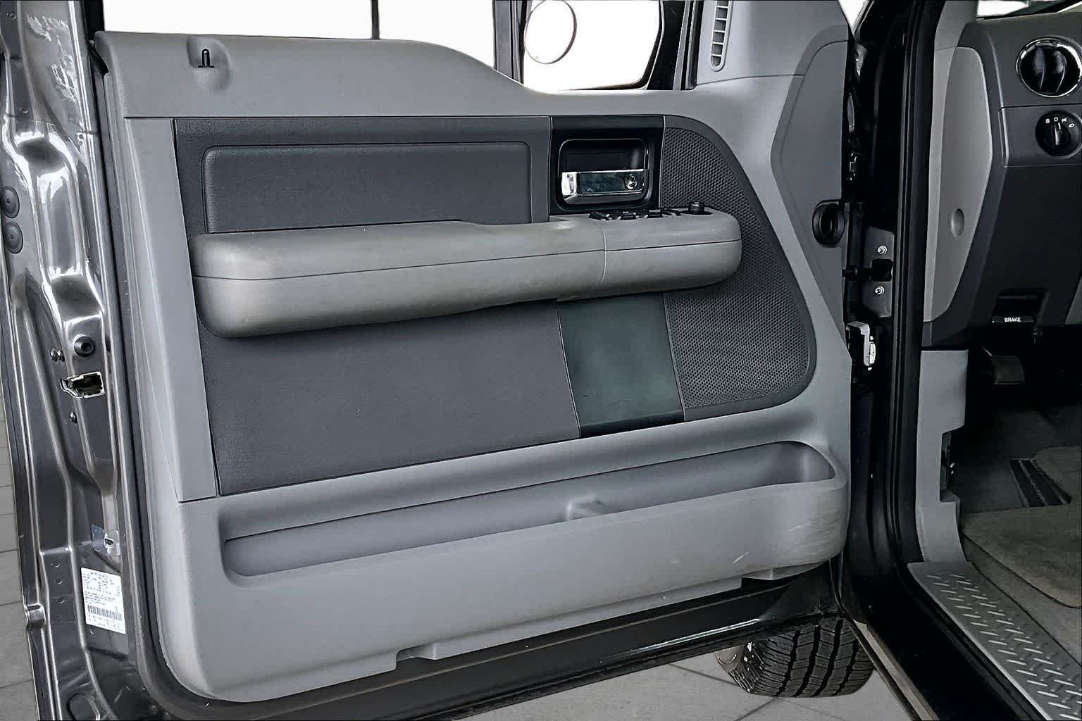 Used 2008 Dark Shadow Gray Clearcoat Metallic Ford XLT image 20