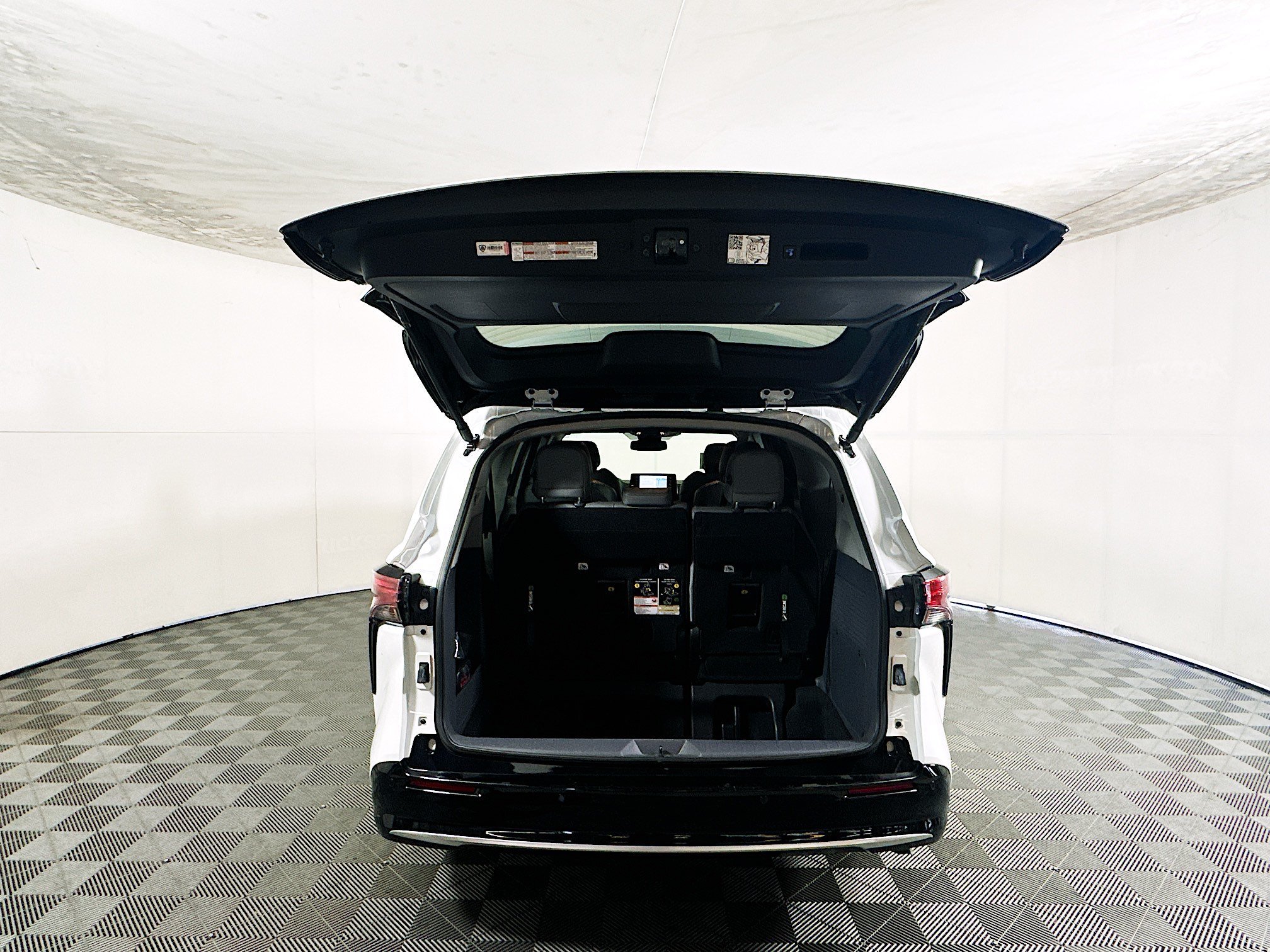 Used 2023 Pearl Toyota Limited image 31