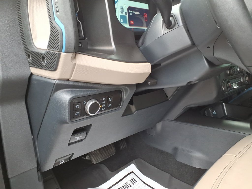 Used 2023 Shadow Black Ford Wildtrak image 17