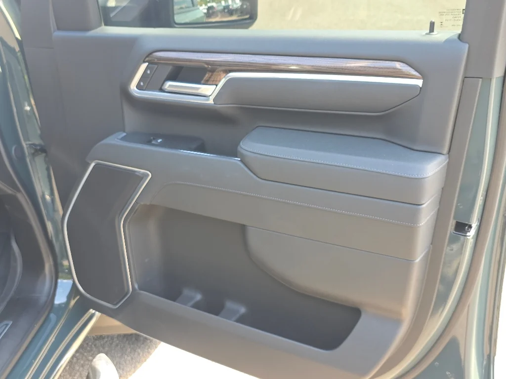 Used 2026 Cypress Gray Chevrolet LT image 21