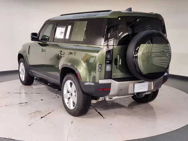 Used 2026 Woolstone Green Metallic Land Rover S image 6
