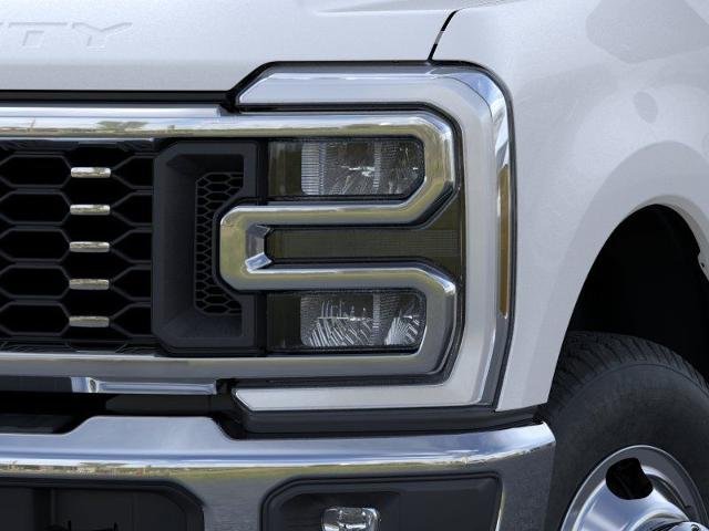 New 2026 Star White Metallic Tri-Coat Ford F-350® King Ranch® image 40