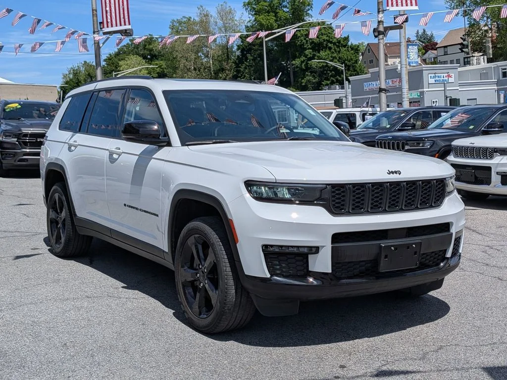 Used 2023 White Jeep Limited image 4