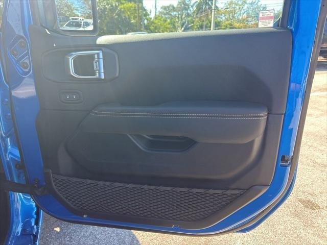 2025 Jeep Wrangler 4-Door Sahara - Photo 28