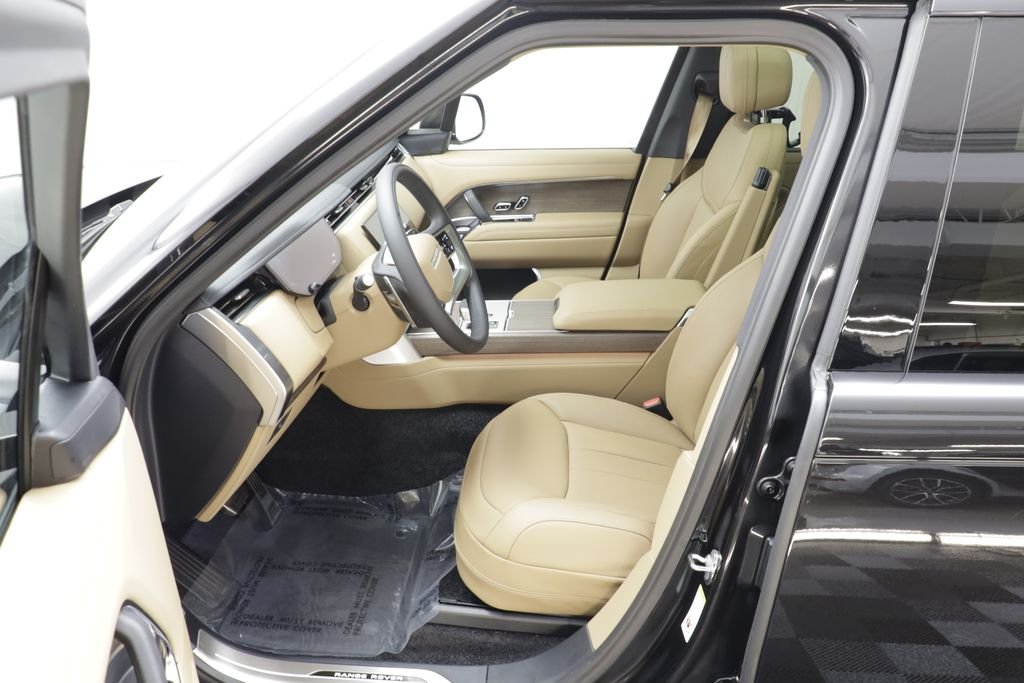 New 2026 Santorini Black LAND ROVER SE LWB 7-Seats / V8 image 7
