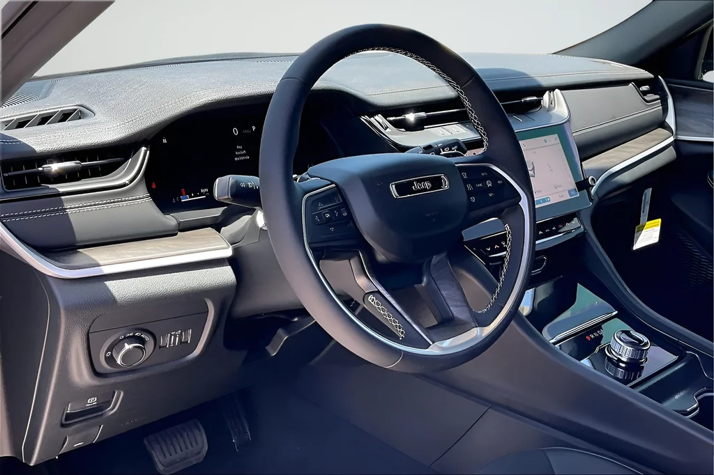 New 2026 Bright White Clearcoat Jeep Altitude image 7